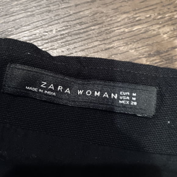 Zara Black Floral Embroidered Mini Skirt - Picture 3 of 4